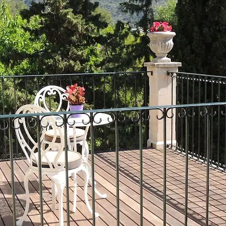In Nature With Yoga Room, Peace And Tranquility Holiday home